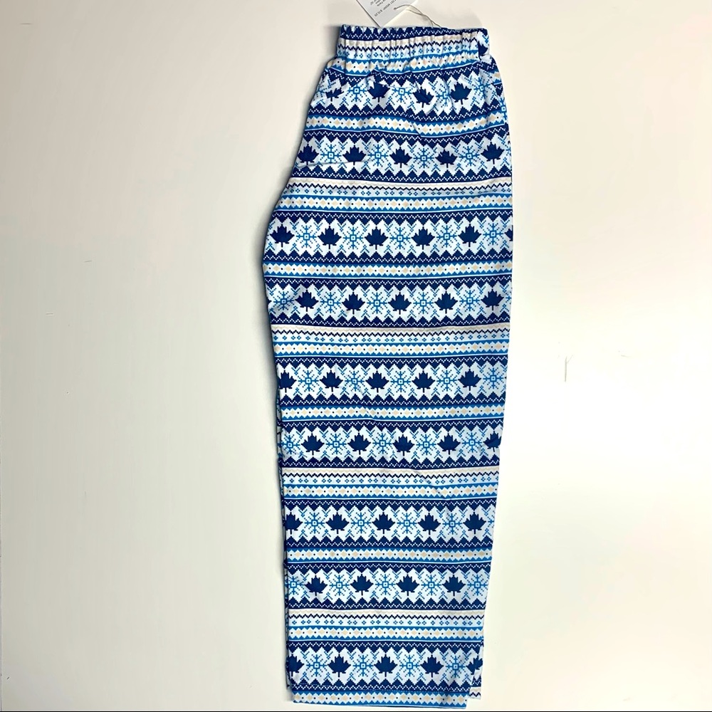 Kids flannel pajama pants with maple leafs Size 7